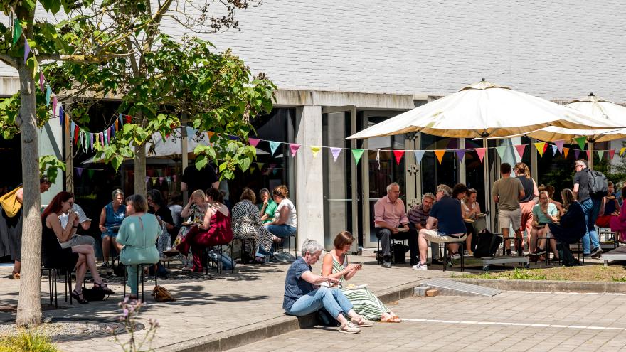 zicht buiten connect futuur tent