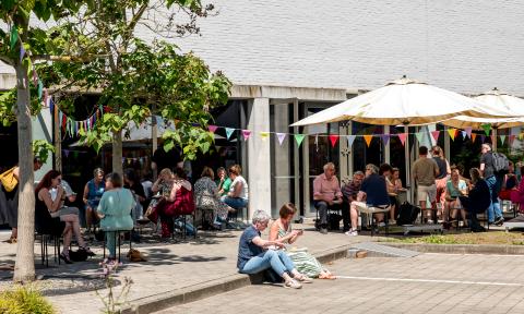 zicht buiten connect futuur tent